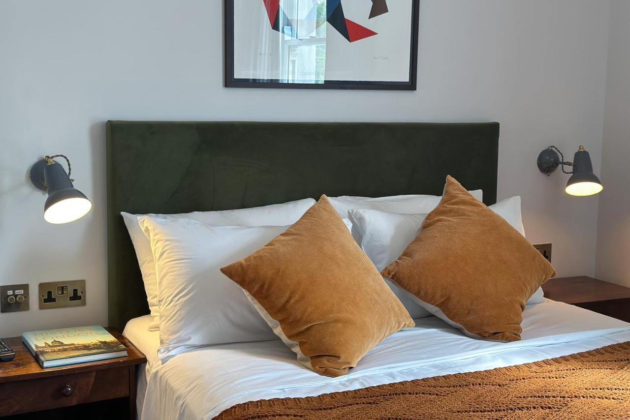 The Knight Of Nottinghill Hotel London Bagian luar foto