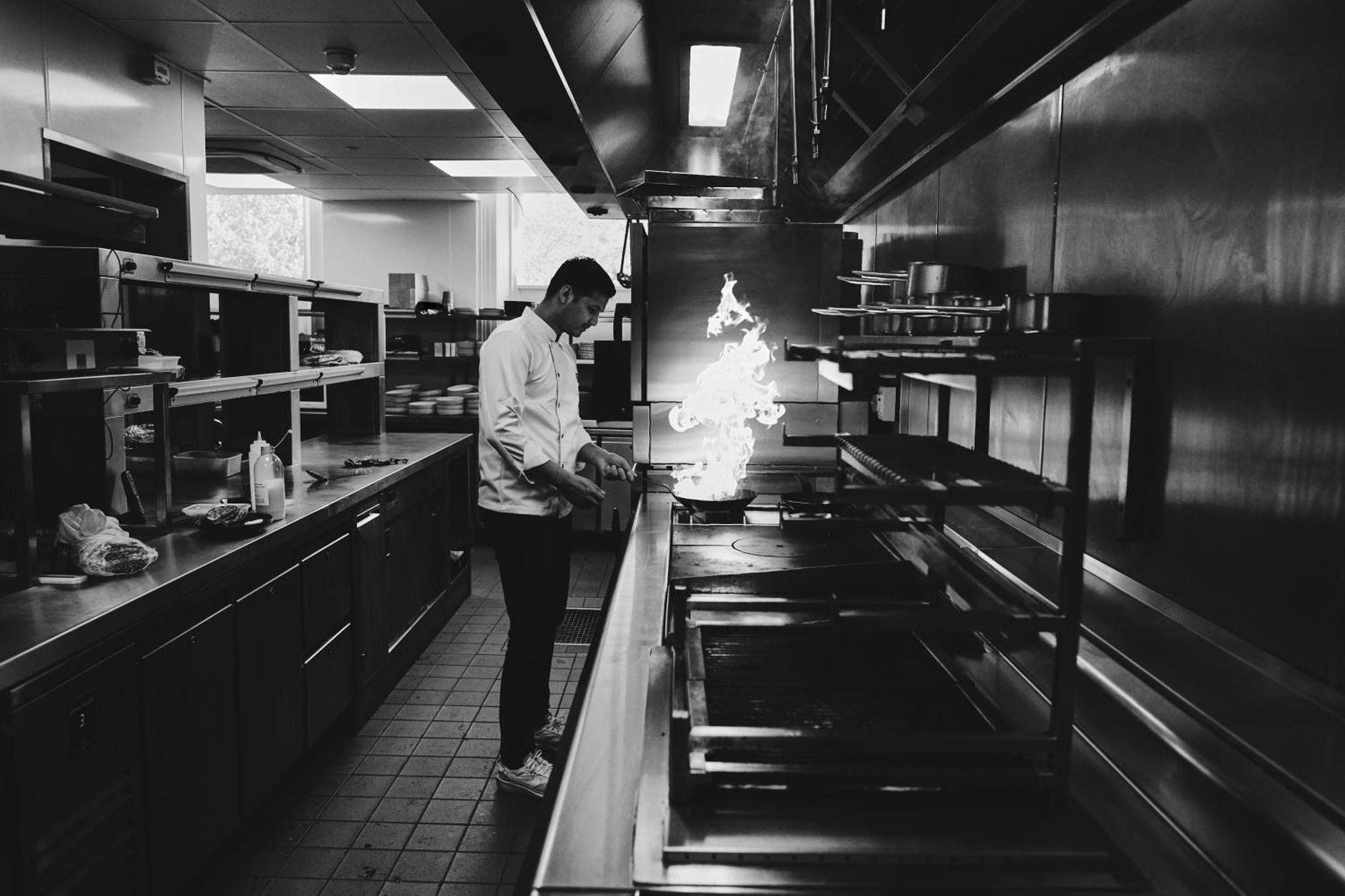 The Knight Of Nottinghill Hotel London Bagian luar foto